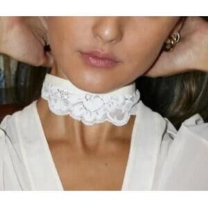 We Are HAH All Choked Up Lace Choker / Garter in Blanc (White/Cream) Size M